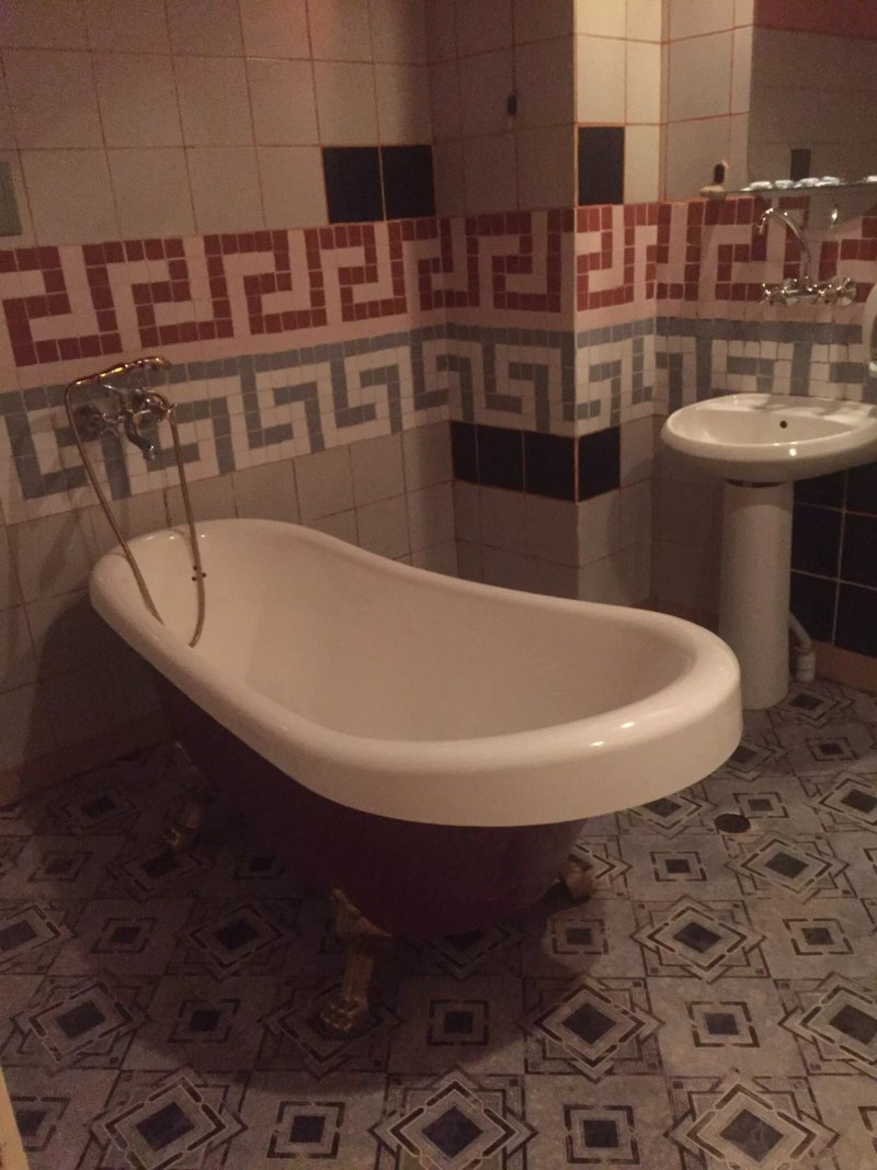 Hotel Trivia Antique