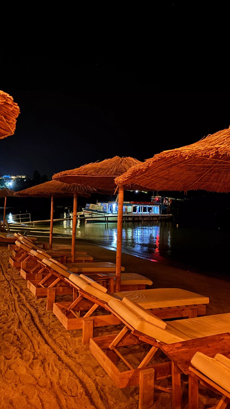 Maniatis Garden Cafe Bar Restaurant