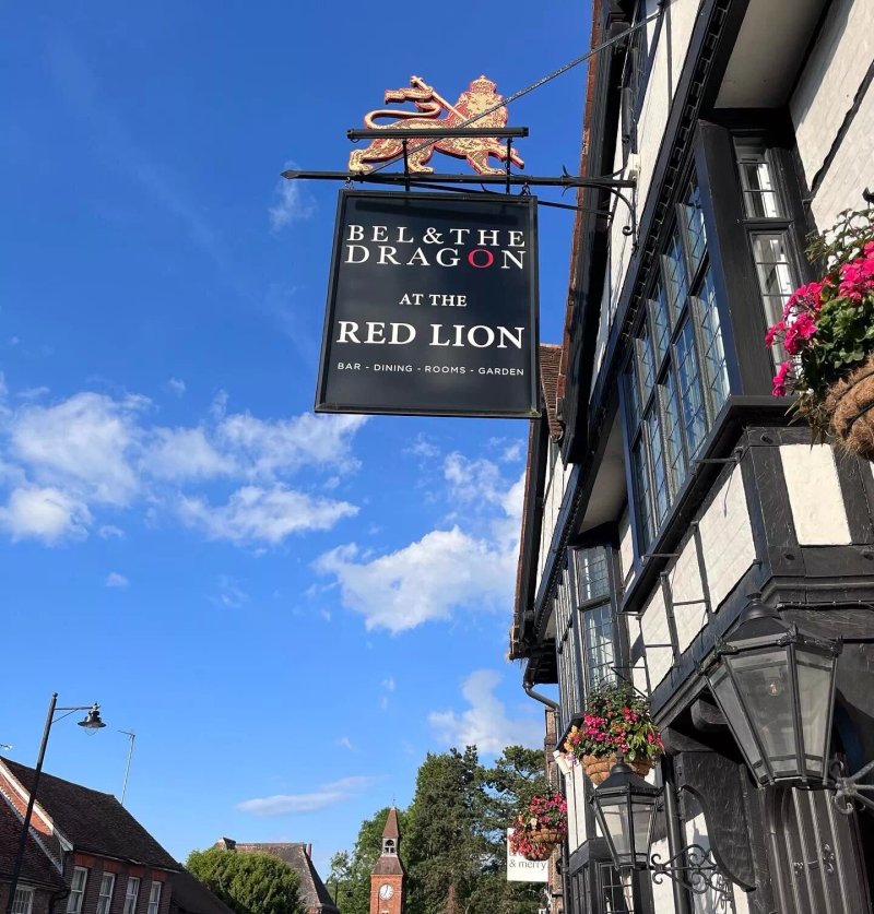 Bel & The Dragon at The Red Lion - Wendover