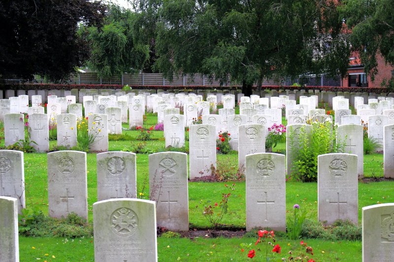 LA BRIQUE MILITARY CEMETERY N0 2