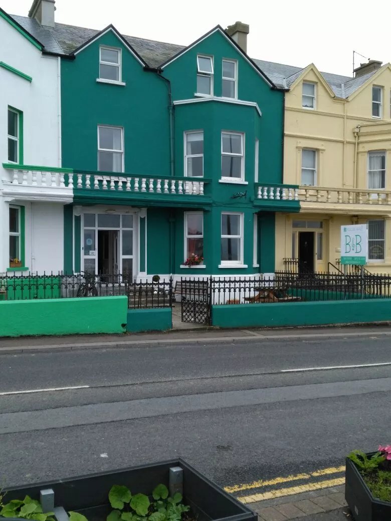 Rolling Wave Guesthouse