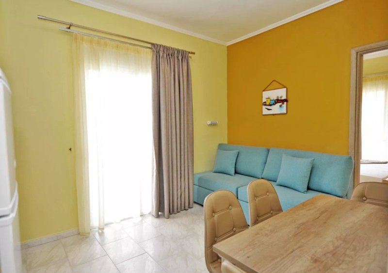 Dionisos Apartments