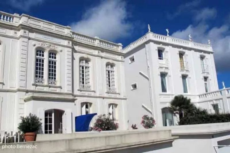 Rent Dream apartment in villa on the rock of Pontaillac Beach