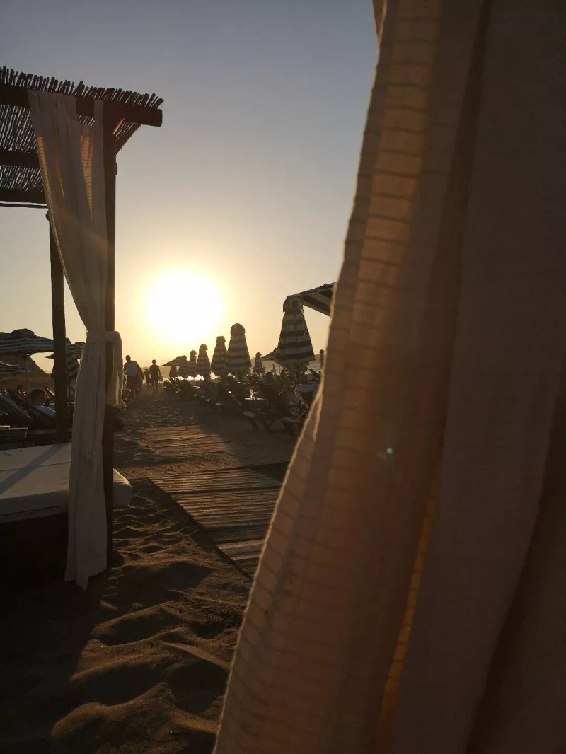 News Cafe Beach