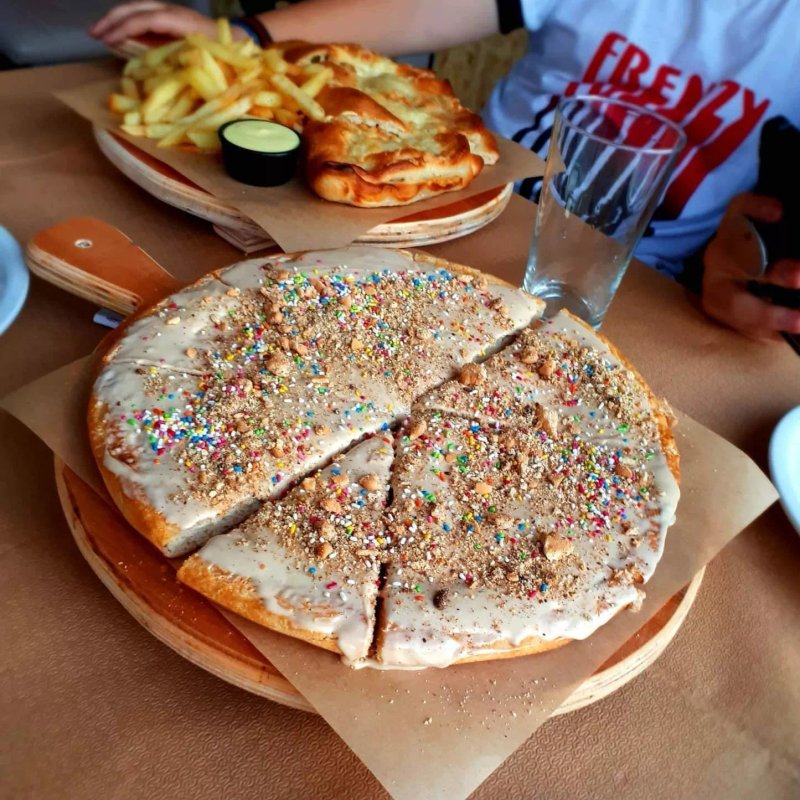 LaRose Pizza La Pasteria