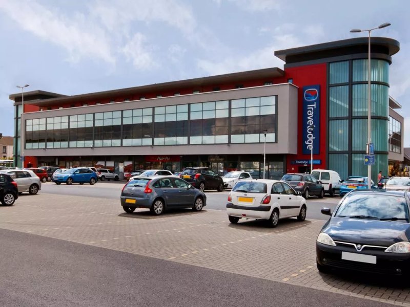 Travelodge Llanelli Central