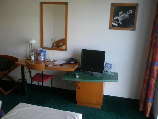 Highway Hotel
