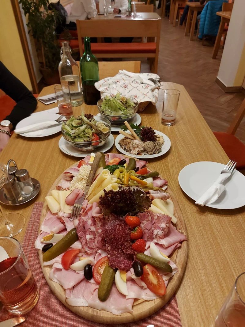 Weinbau und Buschenschank Tscheppe