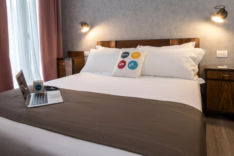Up Hotel