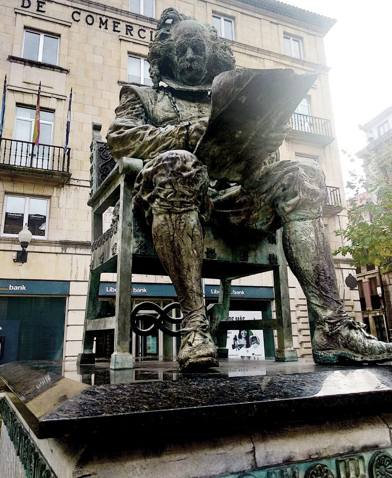 Monument to Juan Carreno de Miranda - Aviles