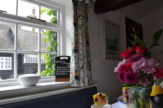 Wisteria Cottage B&B