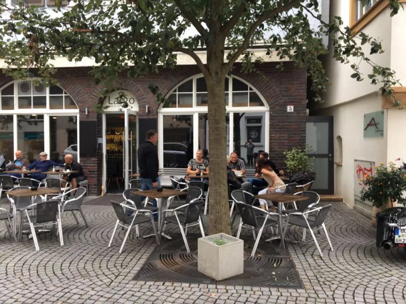 Cafe Largo