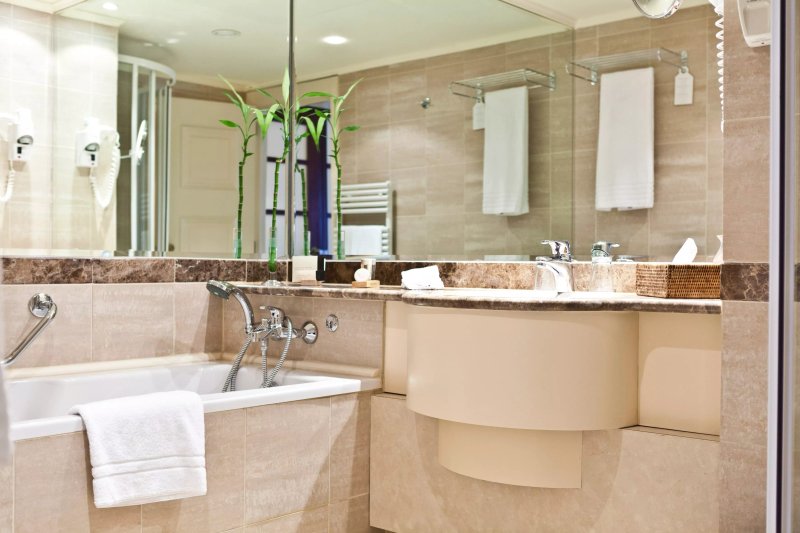 Le Chatelain Hotel