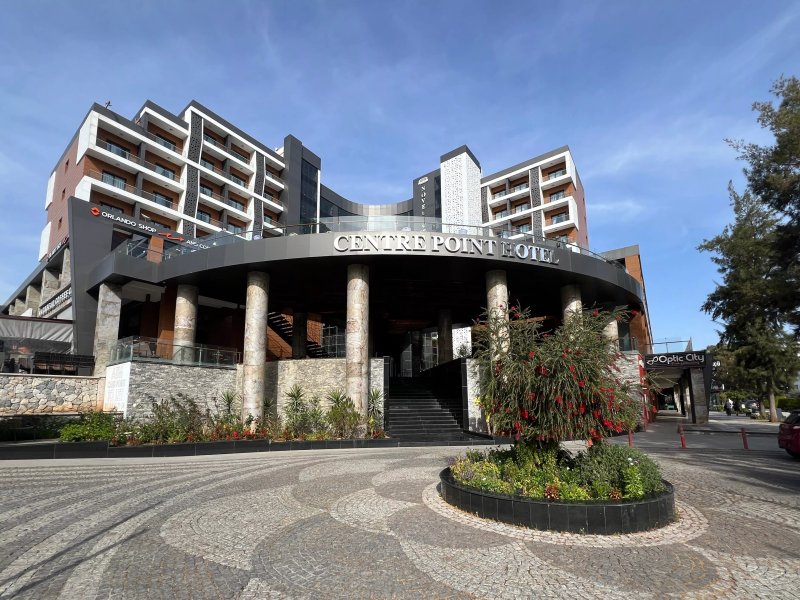 Novel Centre Point Hotel