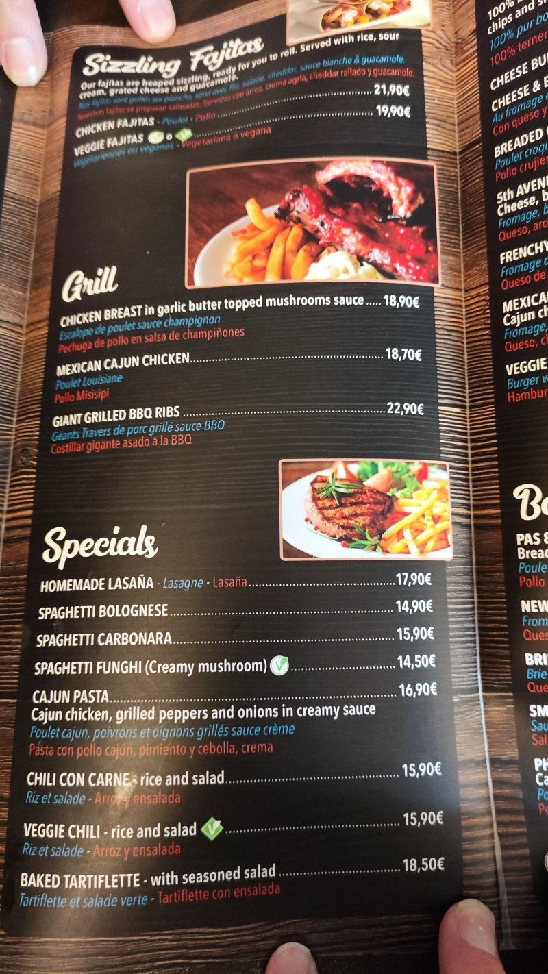 Pas 83 Restaurant & Pub