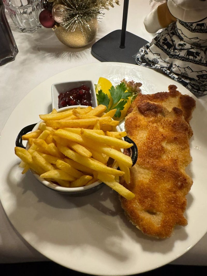 EINHORN Cafe Restaurant Weinbar