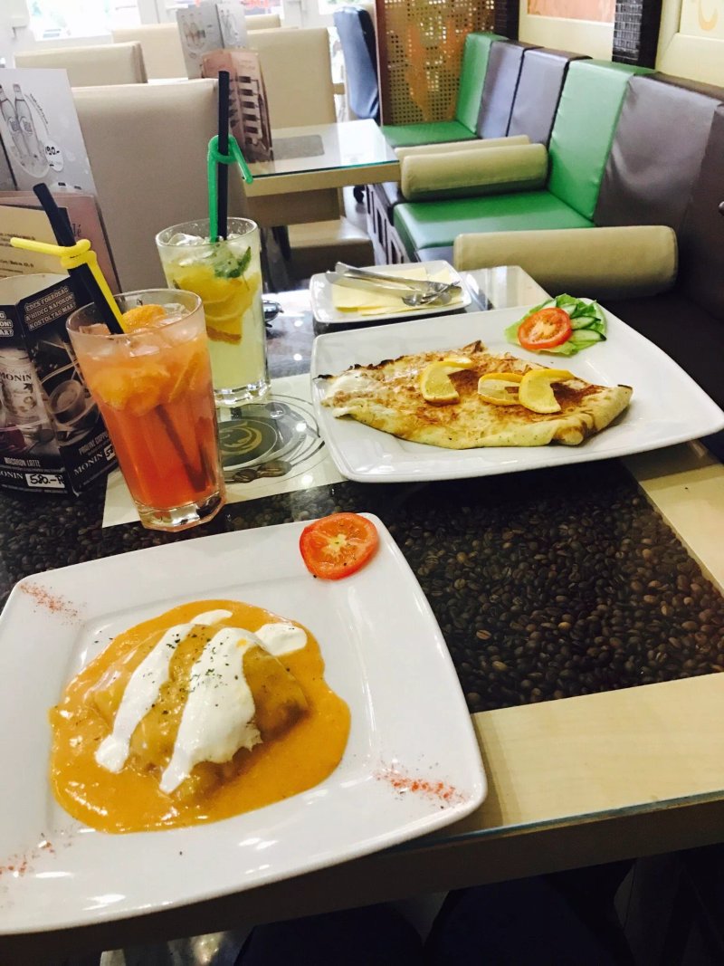 Setany Cafe and Creperie