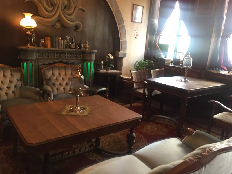 Grotesque Absinth-Bar
