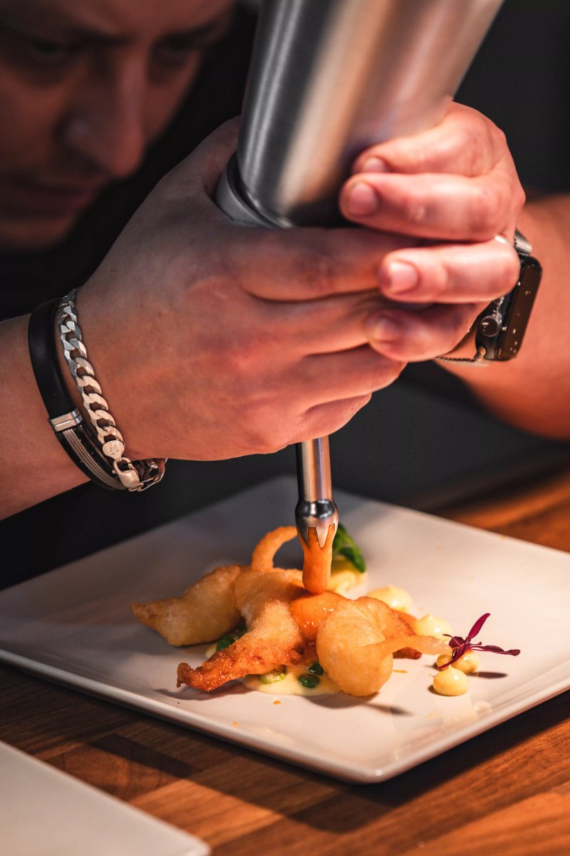 Mahalo Burgers & Fine Dining Restaurant