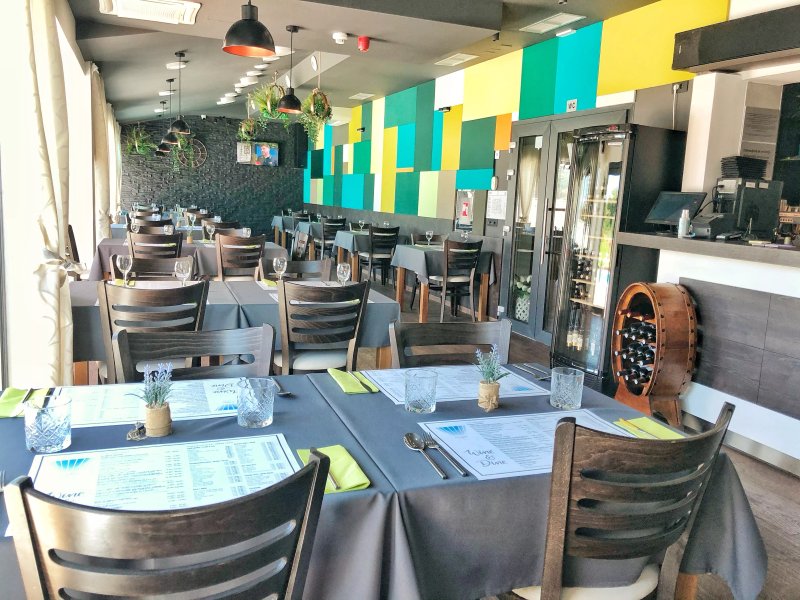 16 Lakes Restaurant