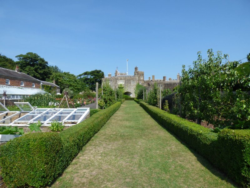 Maison Dieu Guest House