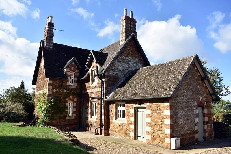 Pretty Northamptonshire cottage overlooking the Brampton Valley
