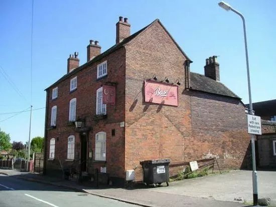 The Three Horseshoes