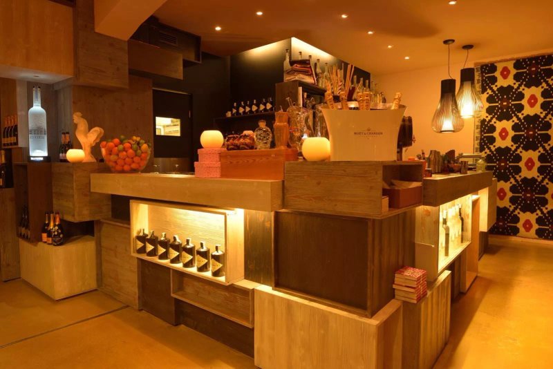 Zamira Lounge