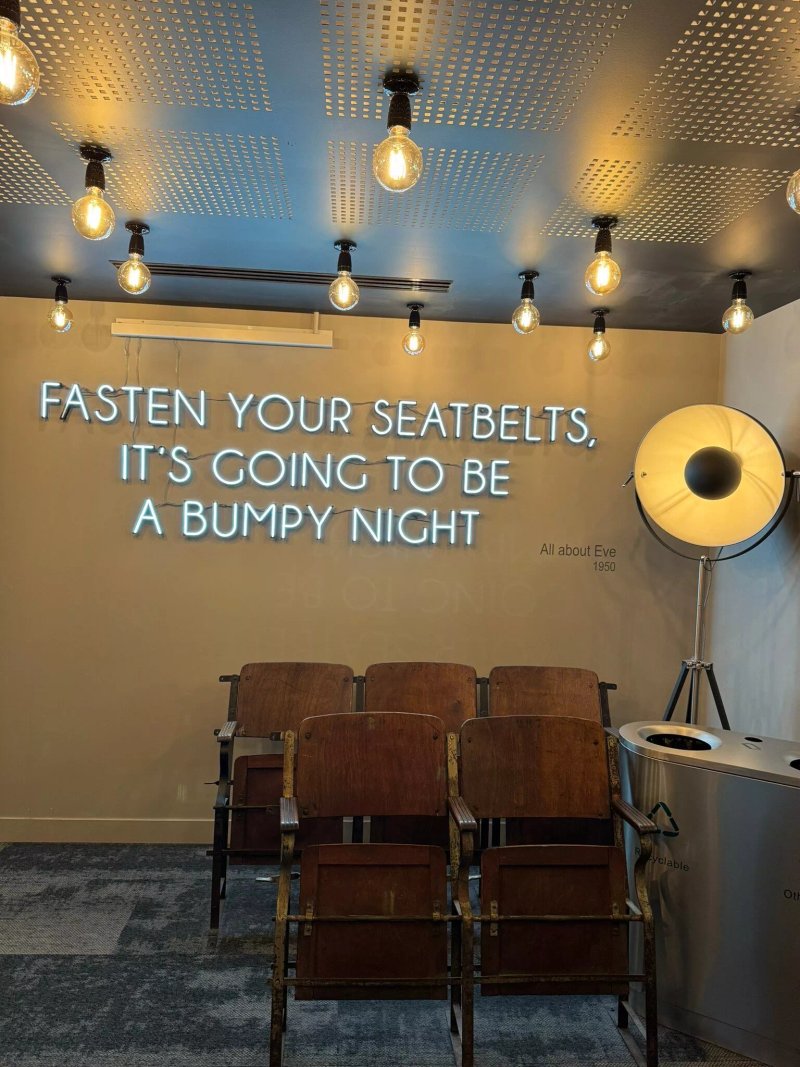Moxy Lyon Airport