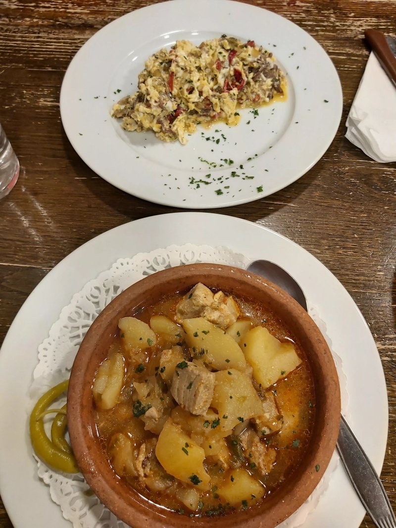 Mahasti Taberna