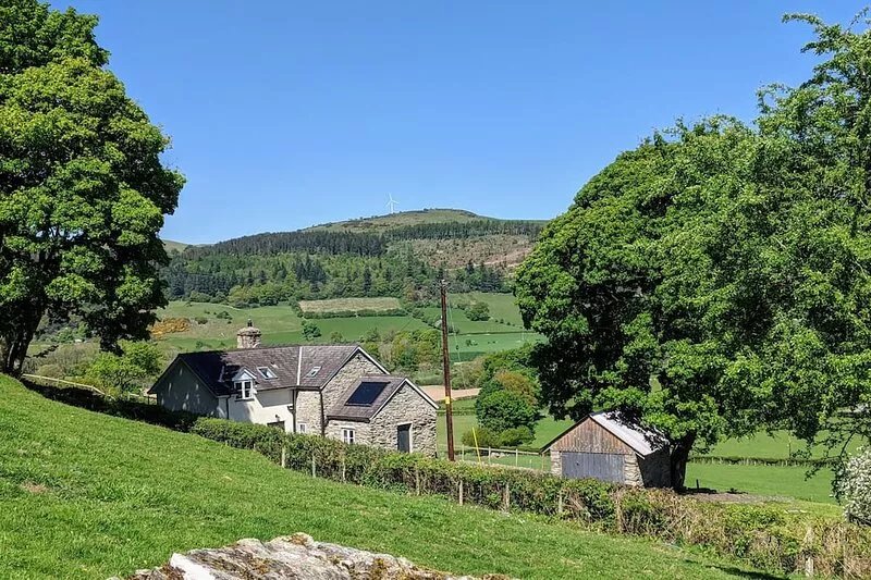 Counrty Cottage with HOT TUB, FIBRE BROADBAND, NETFLIX