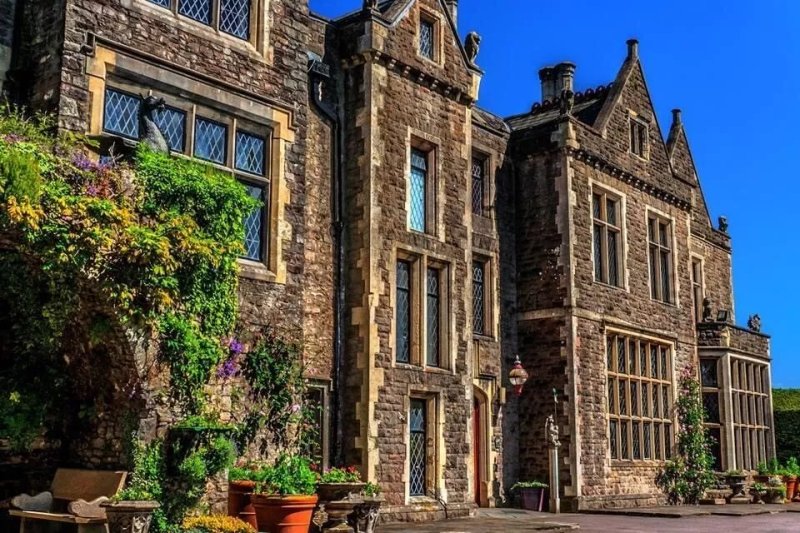 Miskin Manor Hotel
