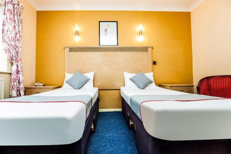 OYO Osterley Park Hotel