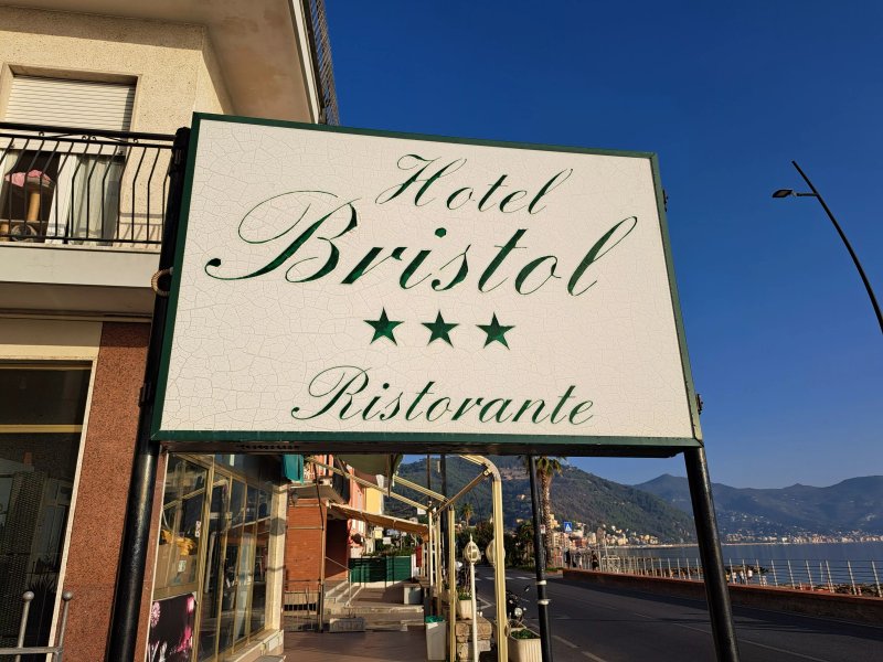 Hotel Bristol