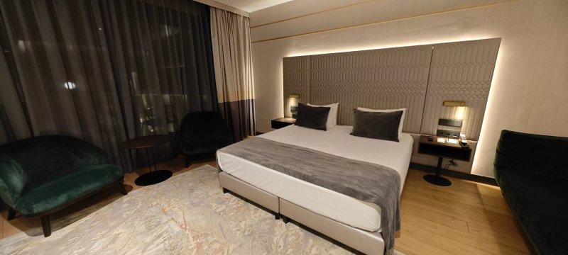 Emerald Hotel & Suites