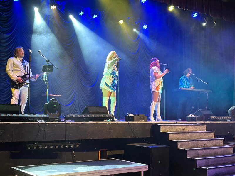 Pontins Sand Bay Holiday Park