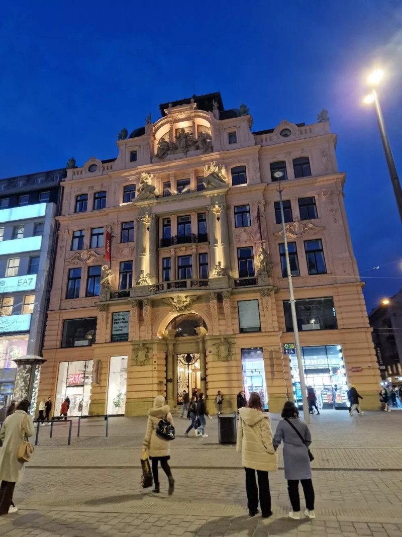 832/ 19 Vaclavske Namesti Building