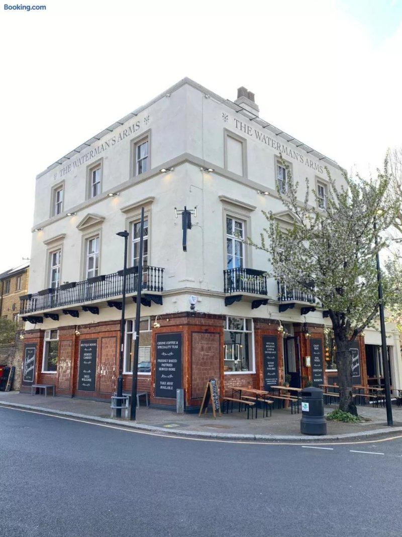 The Waterman's Arms Rooms
