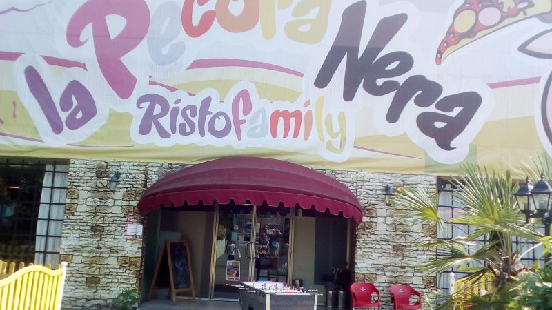 La Pecora Nera