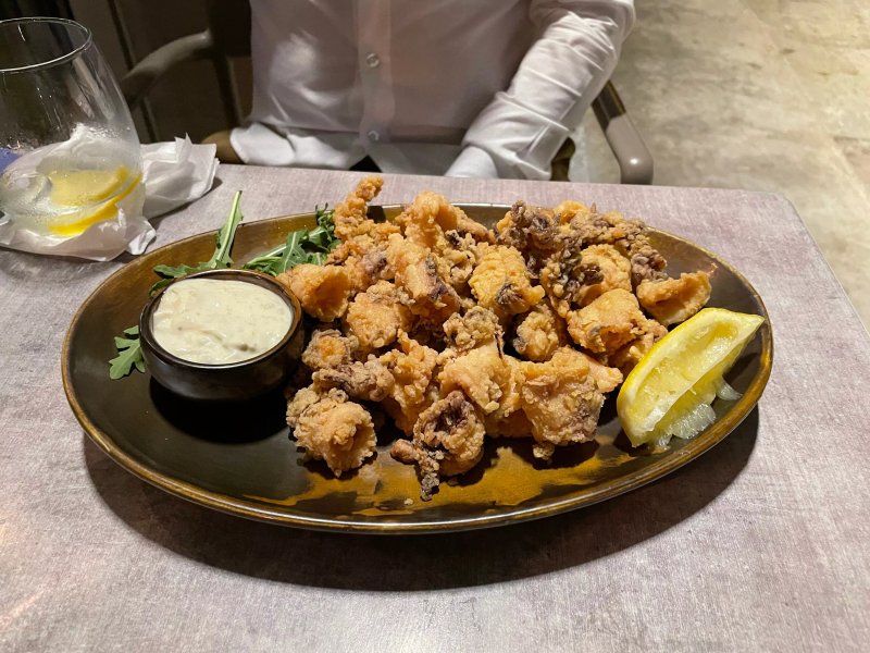 Punto Bar & Dine