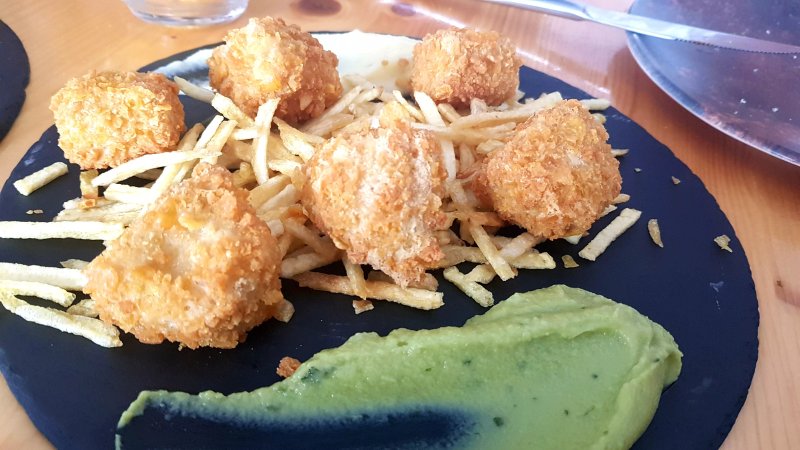 Lolin Cafe Gastrobar
