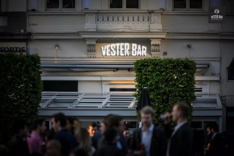 Vester Bar