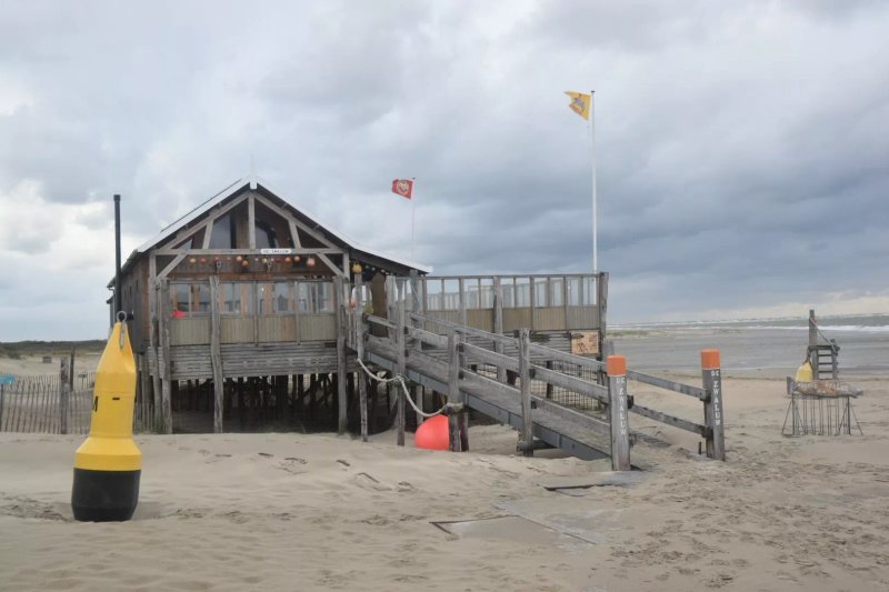 Strandpaviljoen De Zwaluw
