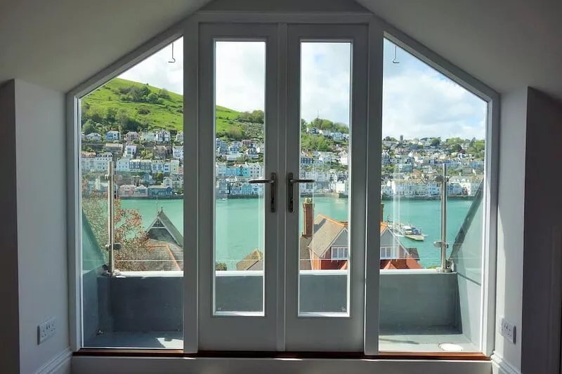 Morocco House, amazing views river Dart sleeps 6 amenities close, ferry, train