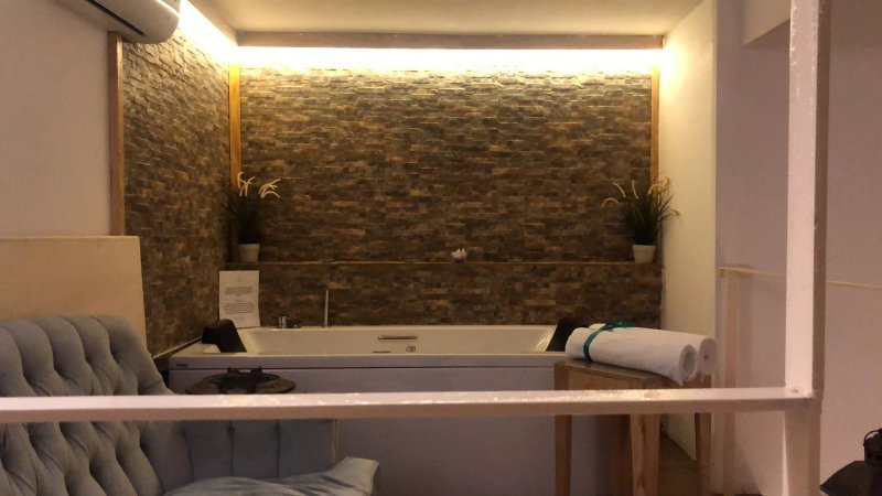 AQUAROOMS Luxury Suites