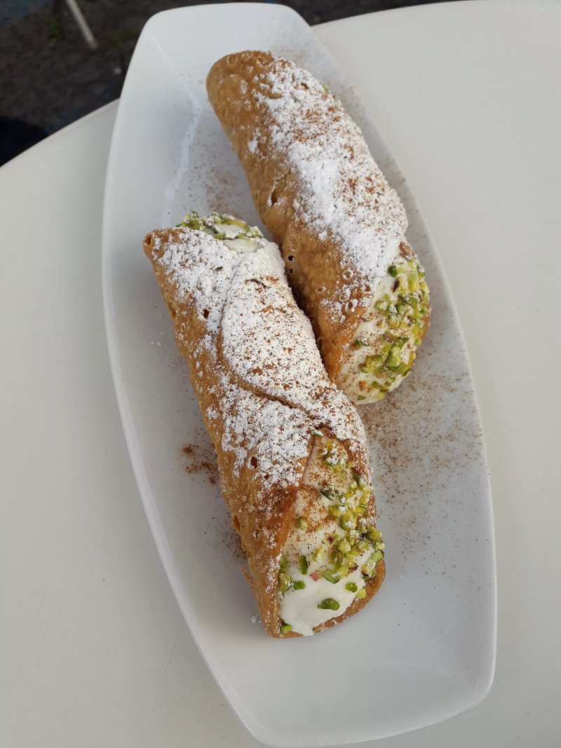 Love Bakery & Cafe