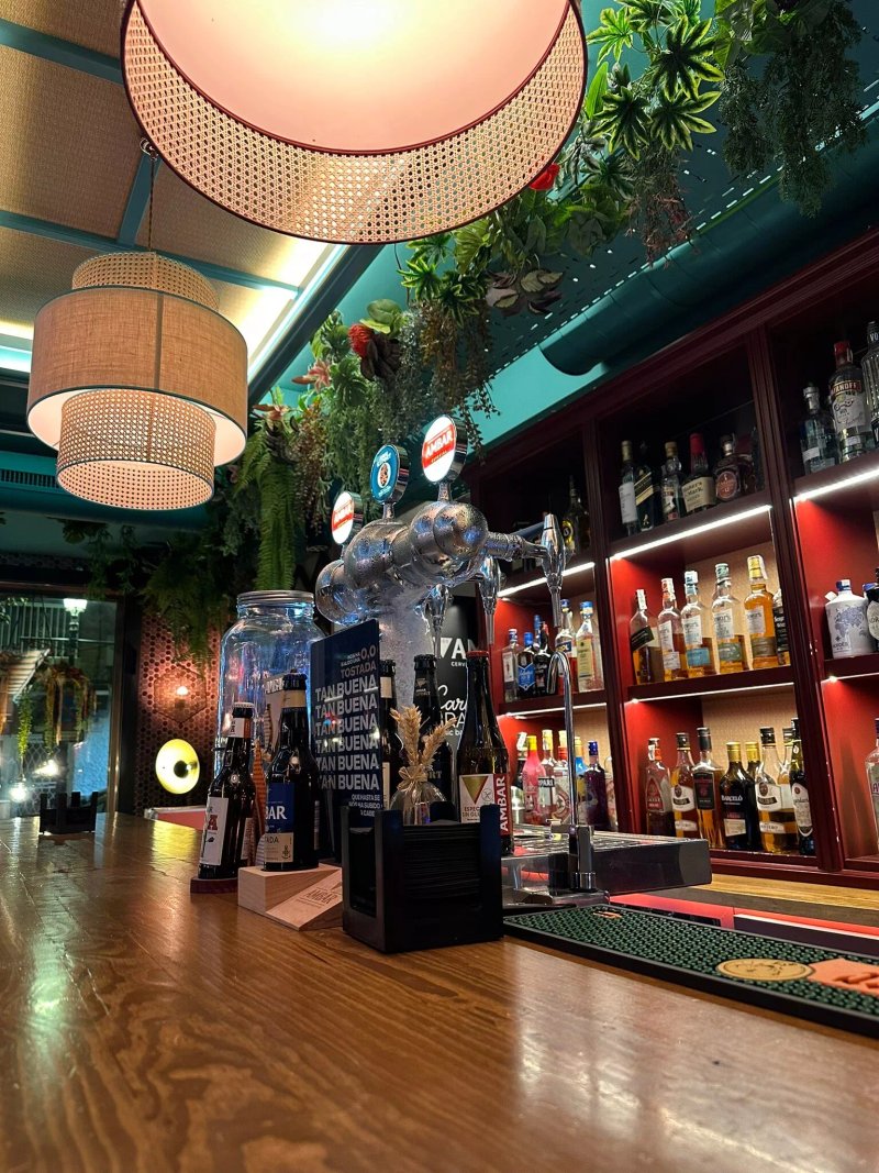 Carlota Braun Music Bar & Restaurant
