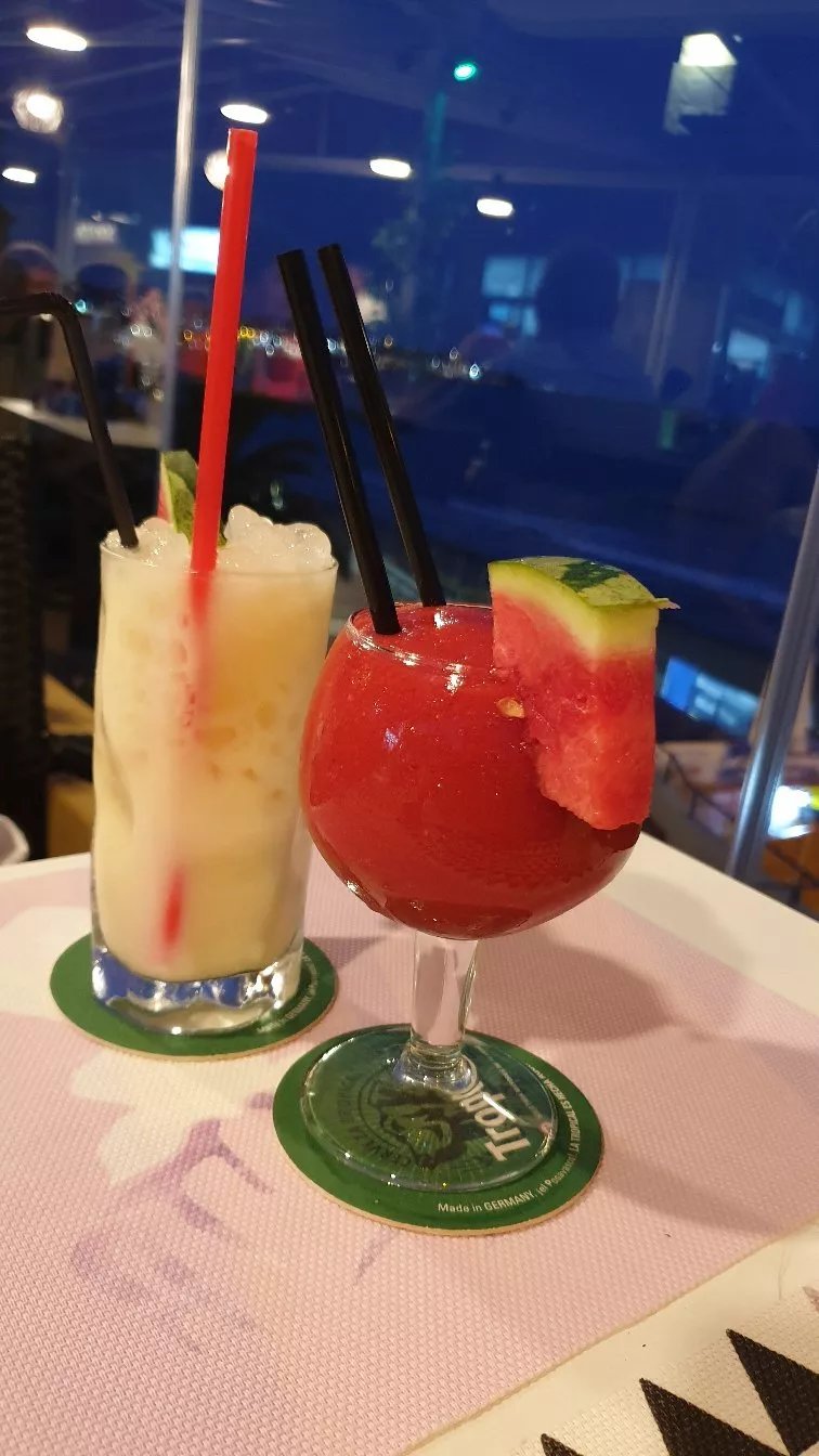 Canary Lounge