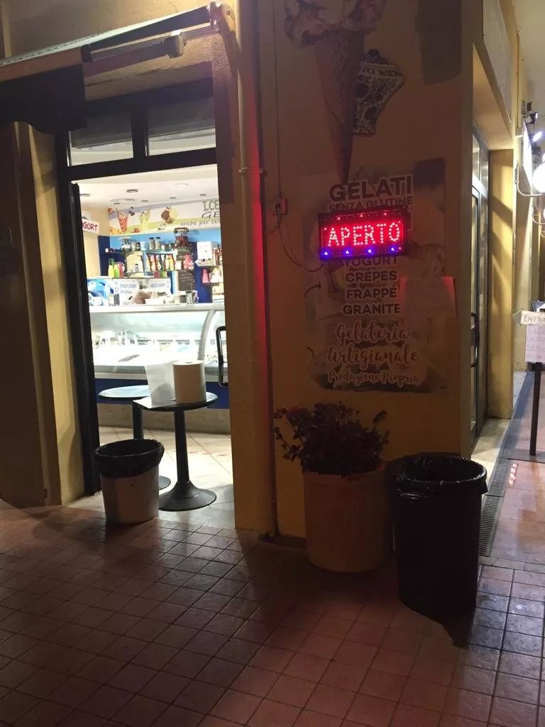 Gelateria Le Rondini - Arnold's Di Surpi Arnoldo