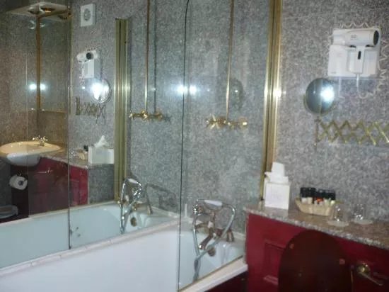 The Gallery Hotel
